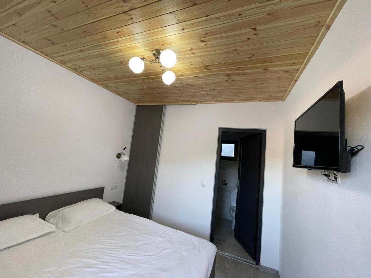 Casa De Langa Padure Hotell Sighetu Marmaţiei Exteriör bild