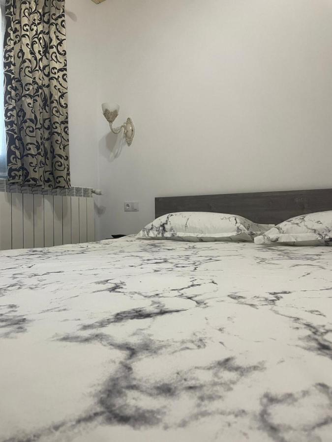 Casa De Langa Padure Hotell Sighetu Marmaţiei Exteriör bild