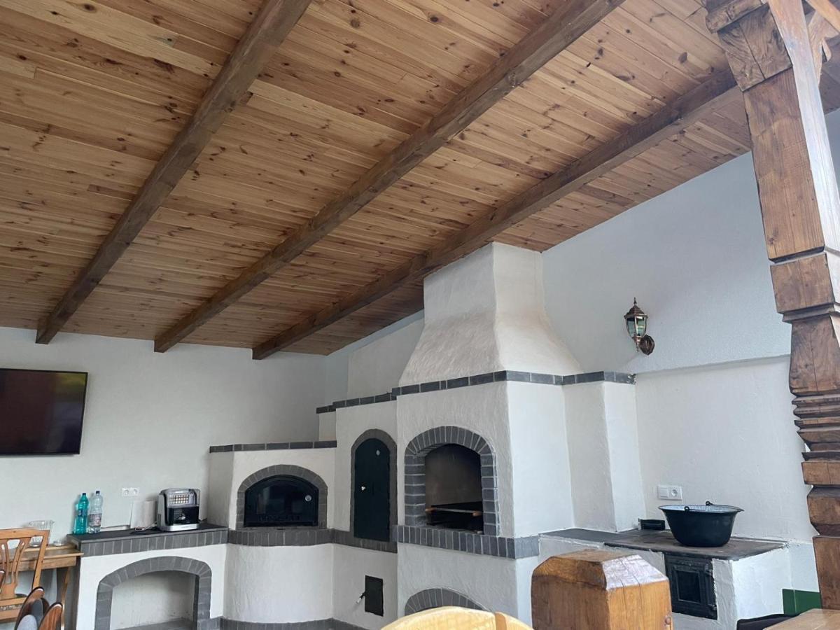 Casa De Langa Padure Hotell Sighetu Marmaţiei Exteriör bild